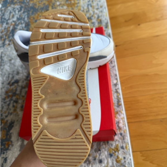 NIKE Air Max 90 LV8 Women’s Sneakers Size 8 White Grey - Picture 4 of 8